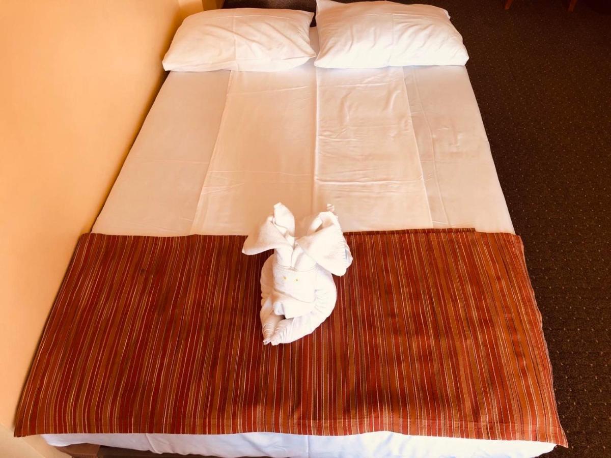 Family Hotel Deja Vu Ravda Eksteriør billede