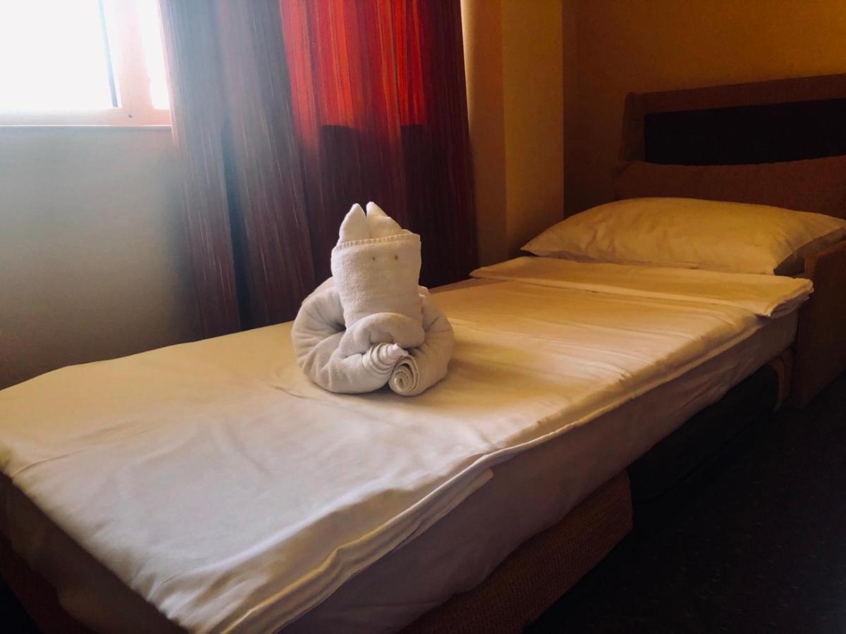 Family Hotel Deja Vu Ravda Eksteriør billede